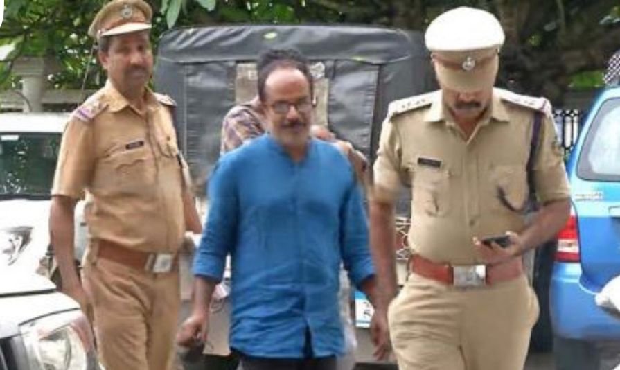 Attempt to get building license by making fake signature and seal; Middleman arrested image