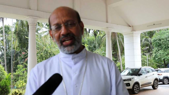 Thamarassery Bishop Mar Ramijios Inchanani condoled the demise of former Chief Minister Oommen Chandy image_cleanup