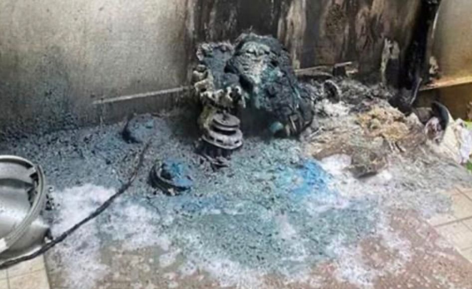 The washing machine exploded in Mukkam, accident was avoided as no one was around image