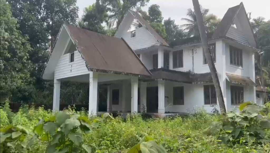 Complaint that expatriate's land was stolen by forging documents; Police case registered (Thamarassery) image