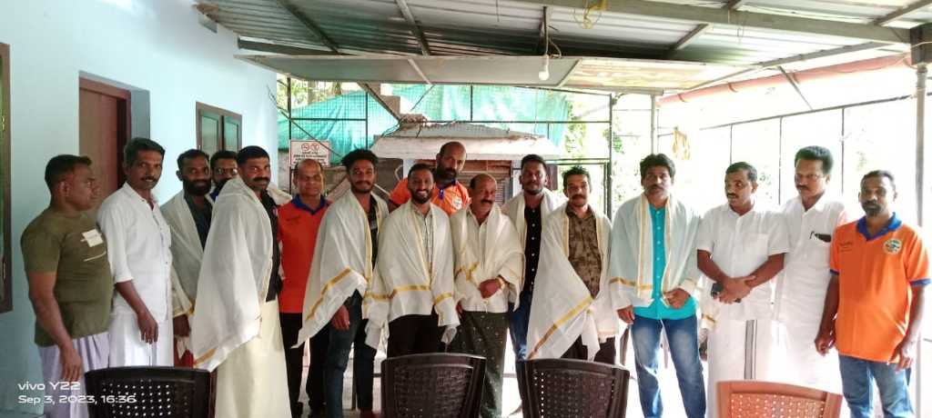 Rescue workers honored (Engapuzha) image