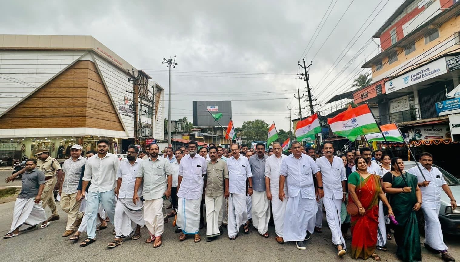 UDF staged a joyous demonstration in Thamarassery image