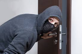 Edappal, the thief repented—returned the money he had sold the stolen necklace image