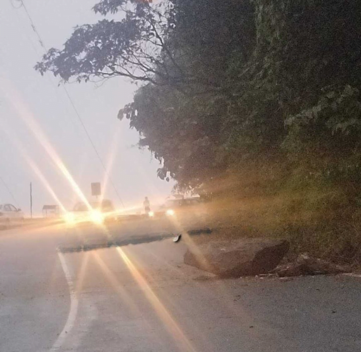 thamarassery-pass-a-piece-of-paper-fell-off-image_cleanup