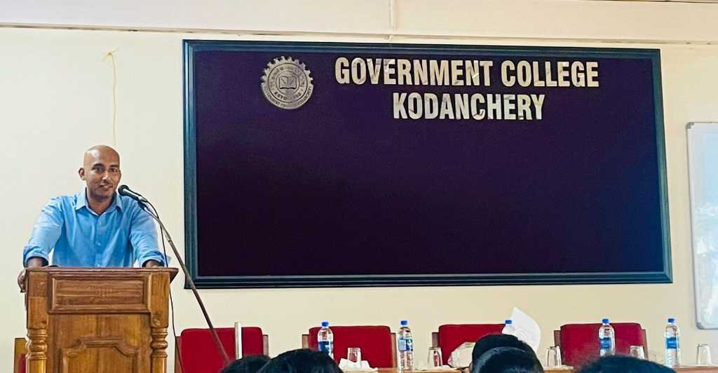 Conducted seminar at Govt College, Kodanchery image