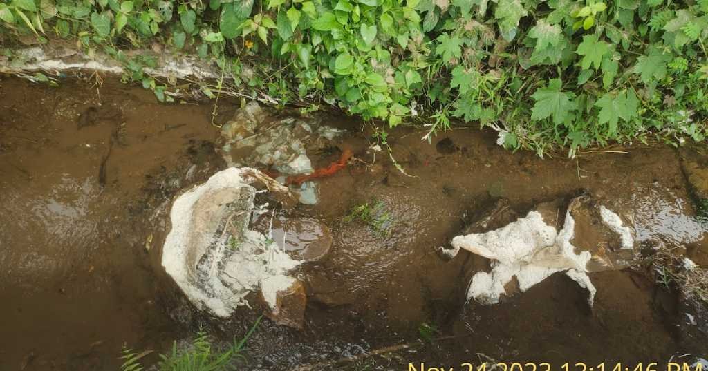 In Thamarassery, it is common to flush toilet waste into the drain image