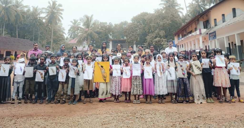 Kattippara, Kerala- Children at Nazareth LPS welcomed with Kerala birth celebration image