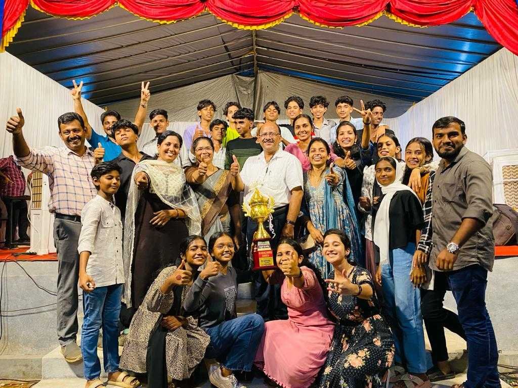 Sacred Heart High School image