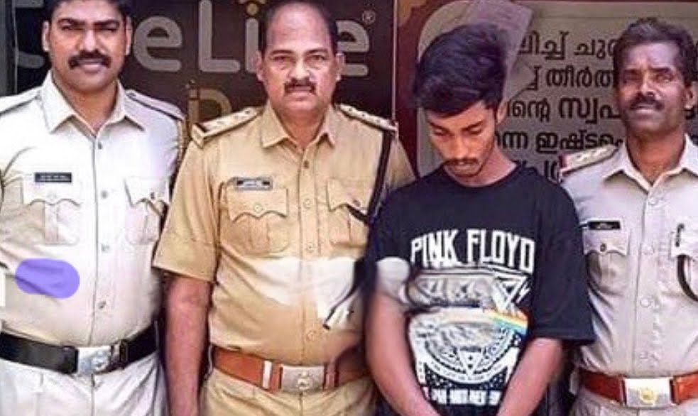 A youth was arrested for smuggling drugs through Bathery, Muthanga check post image