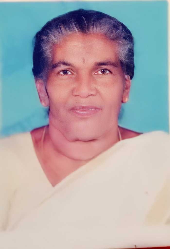 Kunjuni's wife Gomathi died in the north room, Chavalpara, Thiruvambady. image