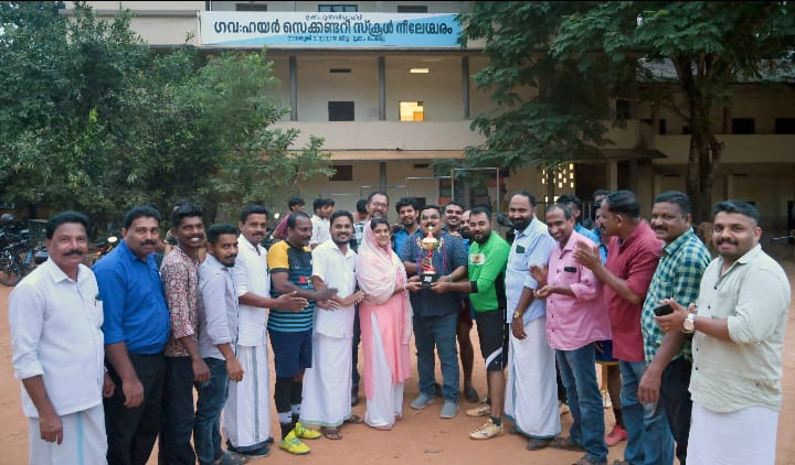 Mukkam, Neelaravam Football Fair Friendly Match Mukkam Press Club won image_cleanup