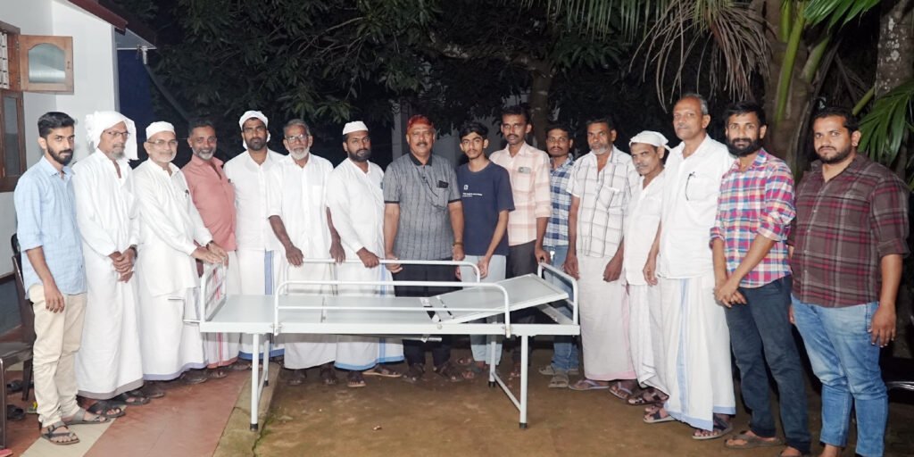 Thamarassery, Korangad handed over semi-fowler bed to Sahachari Centre image