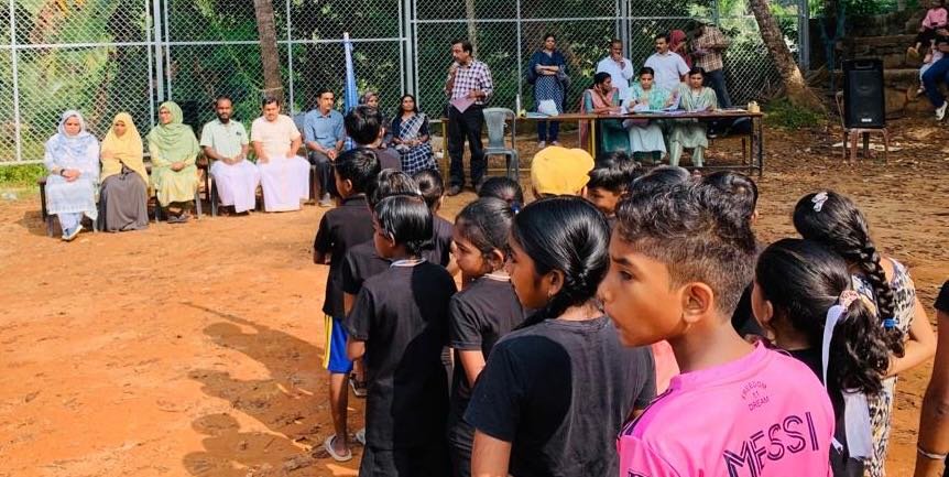 Thamarassery, Pallipuram GMUP School became the overall champions in the panchayat level sports fair image