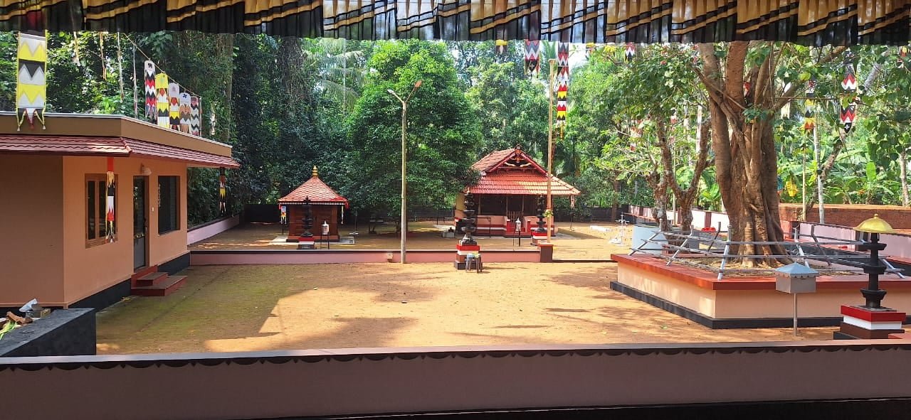 Thamarassery, Thetambarum Sree Palliyarakkav Utsav image