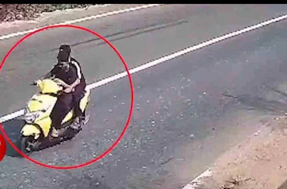 Thamarassery, Youth practice trip on two wheeler at chunkam image