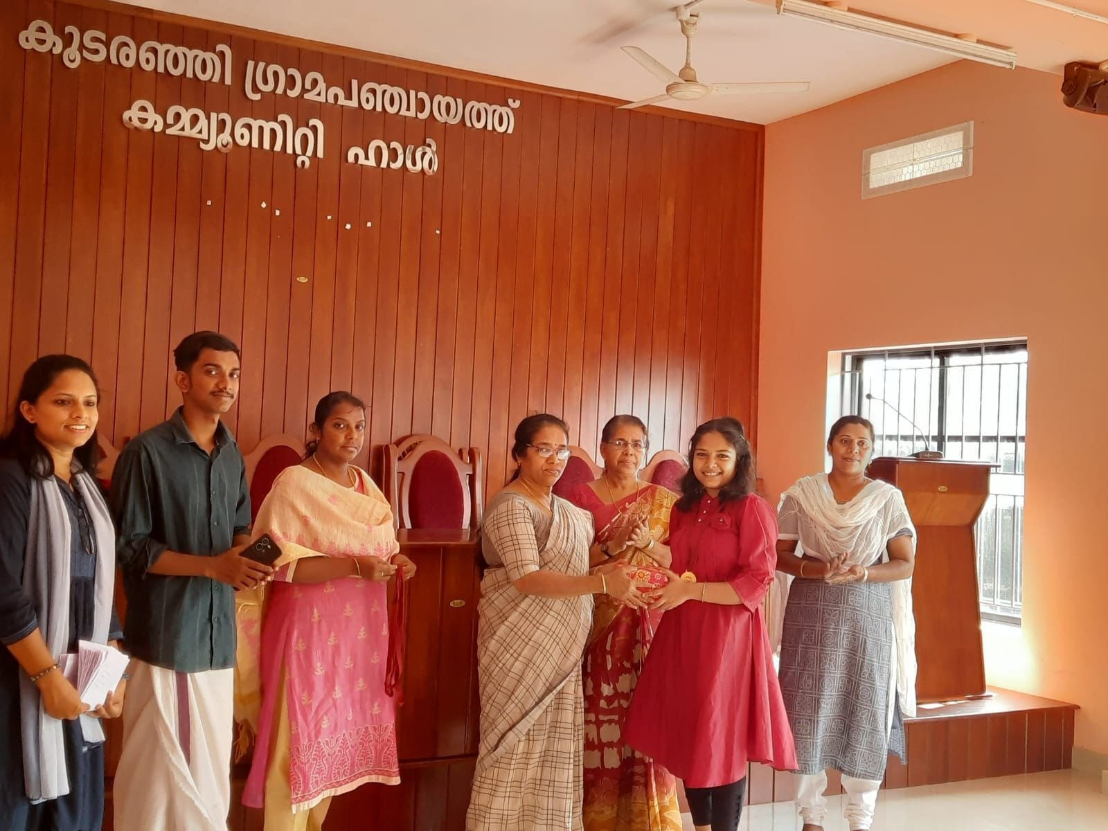 quiz competition for adolescent children. image