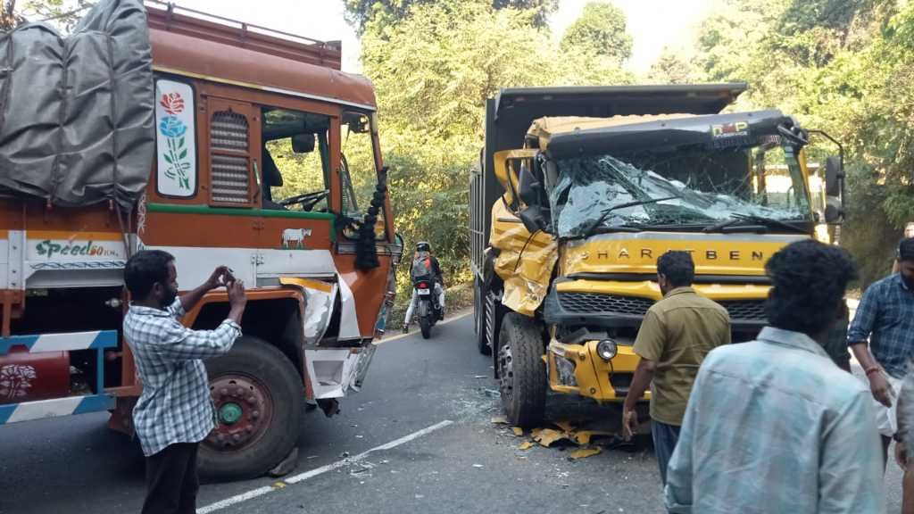 Thamarassery, car accident at the pass image