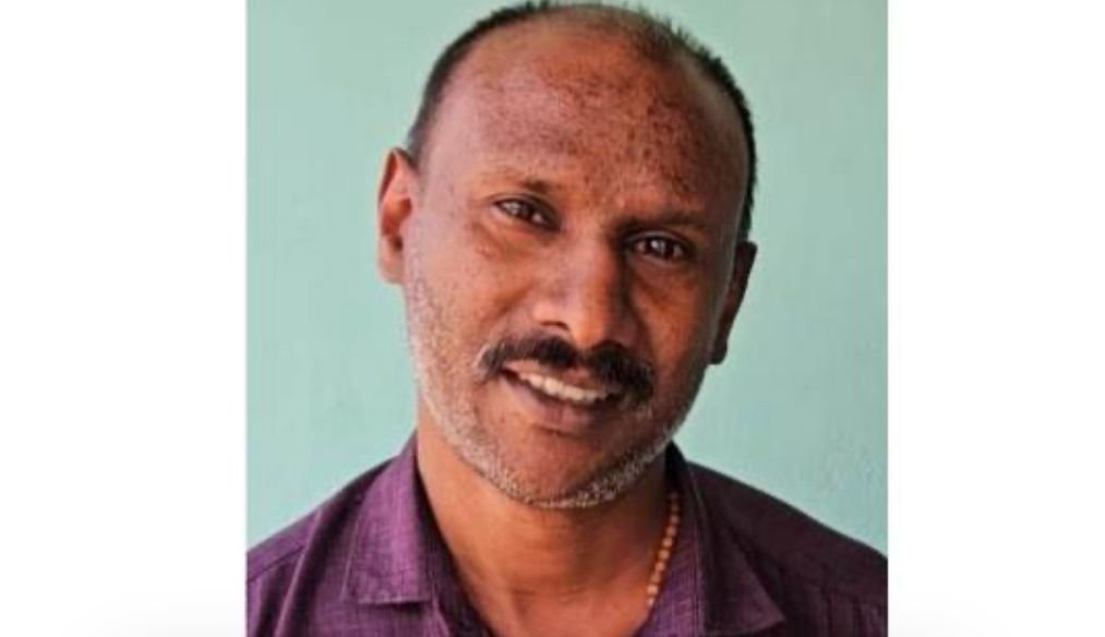 Wayanad, Bike rider who fell in front of the tiger escaped unhurt. image