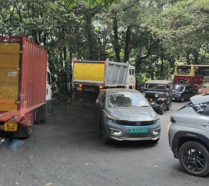 Container lorry stuck traffic jam at the pass cleanup