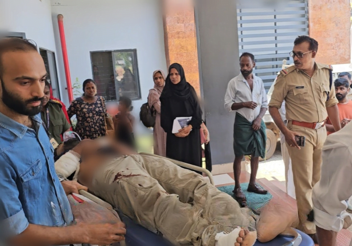 Thamarassery, ബൈക്ക് യാത്രക്കാരനായ പോലീസ് ഉദ്യോഗസ്ഥൻ്റെ ദേഹത്ത് കാർ കയറി ഗുരുതര പരുക്ക്. 2 A police officer who was a biker was seriously injured when a car hit him. cleanup