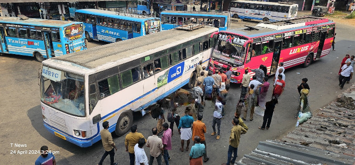 Thamarassery, പുതിയ ബസ് സ്റ്റാൻ്റിൽ ബസ്സുകൾ കൂട്ടിയിടിച്ചു. 5 Buses collided at Thamarassery new bus stand. cleanup