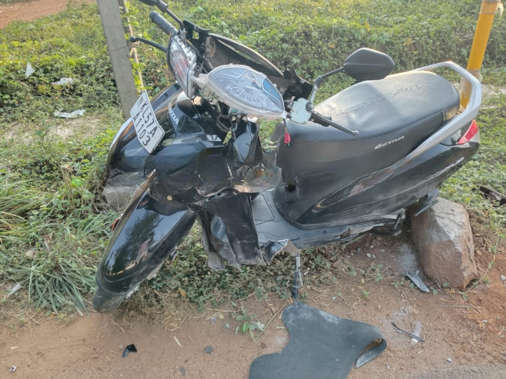 Thamarassery, സ്കൂട്ടർ അപകടം, യുവാവിന് പരുക്ക് 9 Thamarassery scooter accident youth injured cleanup