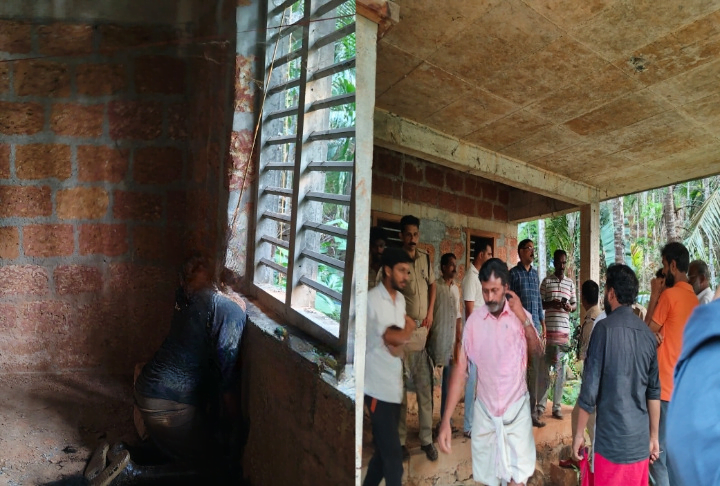 Thamarassery, യുവാവ് തൂങ്ങിമരിച്ച നിലയിൽ കണ്ടെത്തിയ സംഭവം; സമഗ്ര അന്വേഷണം വേണമെന്ന് നാട്ടുകാർ 5 The incident where the young man was found hanging Locals want a thorough investigation cleanup