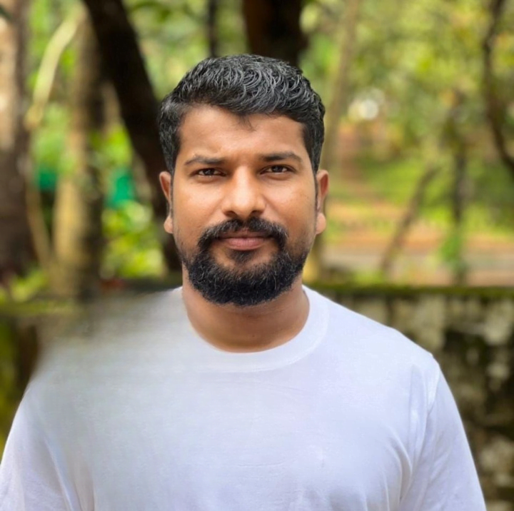 Thamarassery, യുവാവിനെ വീട്ടിൽ തൂങ്ങിമരിച്ച നിലയിൽ കണ്ടെത്തി 3 The youth was found hanging in his house cleanup