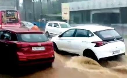 Thamarassery, മലയോരമേഖലയിൽ ശക്തമായ മഴ 3 Heavy rain in Thamarassery hilly areas