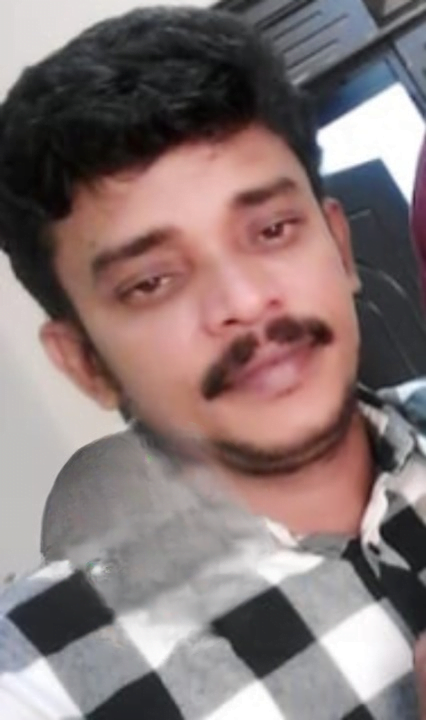 Kozhikode, ഫ്രിഡ്ജിൽ നിന്നും ഷോക്കേറ്റ് യുവാവിന് ദാരുണാന്ത്യം 3 Kozhikode Shocked youth from fridge meets tragic end cleanup