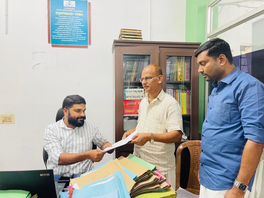 Thamarassery, ഇരുതുള്ളി പുഴ മലിനമയം; നടപടി ആവശ്യപ്പെട്ട് മുസ്ലിം ലീഗ് 5 Thamarassery Irutuli river pollution Muslim League demanding action