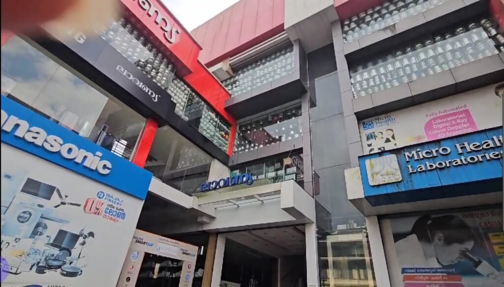 Thamarassery, രണ്ടു സ്ഥാപനങ്ങളിൽ മോഷണം. 11 Thamarassery theft in two establishments