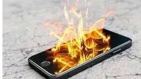 Kunnamangalam Smartphone പൊട്ടിത്തെറിച്ചു 10 smartphone-explosion-reported-in-kunnamangalam