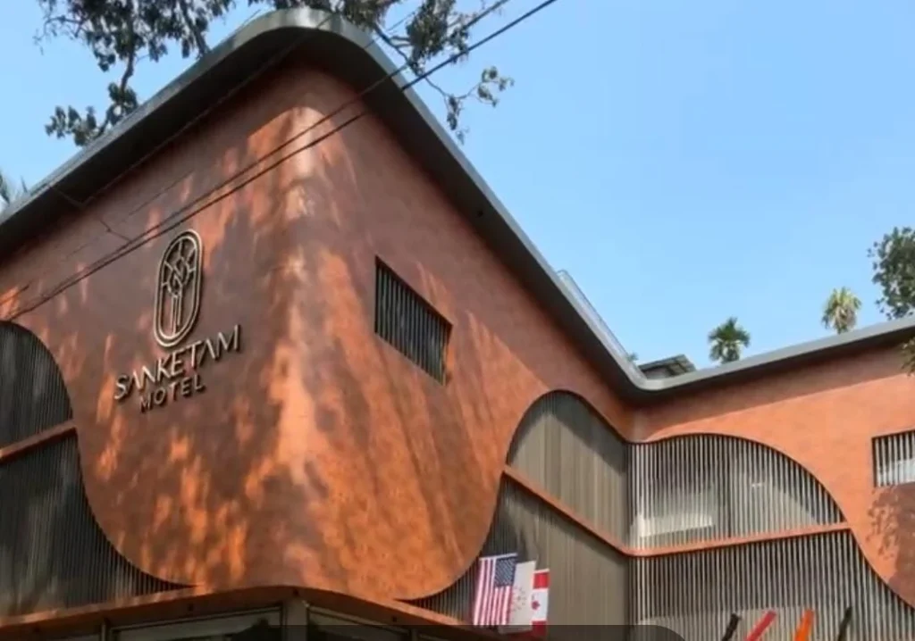 mukkam-hotel-staff-assault-attempt-two-accused-surrender-in-court