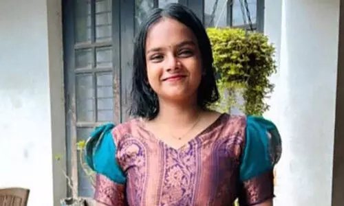 Koyilandy; കെട്ടിത്തൂങ്ങിയ നിലയില് കണ്ടെത്തിയ എട്ടാം ക്ലാസുകാരി മരിച്ചു 4 koyilandy 8th grade student found hanging passes away