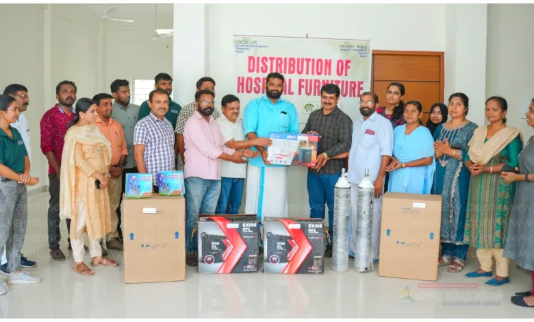 മെഡിക്കൽ ഉപകരണങ്ങളും, ഇൻവെർട്ടറും കൈമാറി 3 medical equipment and inverter donated