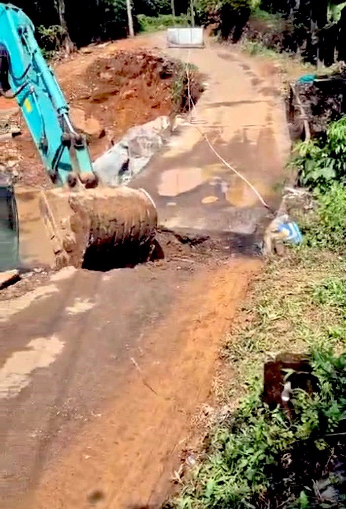 mundur-vehicular-traffic-prohibited-due-to-demolition-of-existing-bund