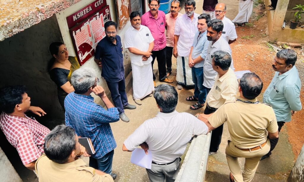 Thamarassery KSRTC ഡിപ്പോ നവീകരണത്തിന് ഒരുങ്ങുന്നു: ഇൻവെസ്റ്റിഗേഷൻ പ്രവർത്തികൾ ഉടൻ ആരംഭിക്കും: Dr. MK മുനീർ MLA 1 thamarassery ksrtc depot is set for renovation investigation procedures will begin soon says dr m k muneer mla