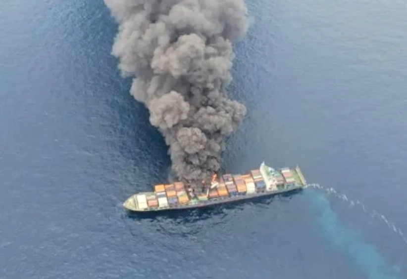 cargo ship catches fire off beypore azhikal ports 20 containers fall into the sea