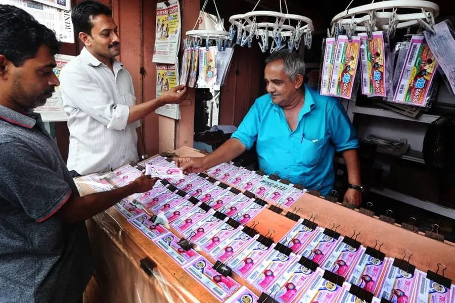 job-opportunity-work-at-a-lottery-shop