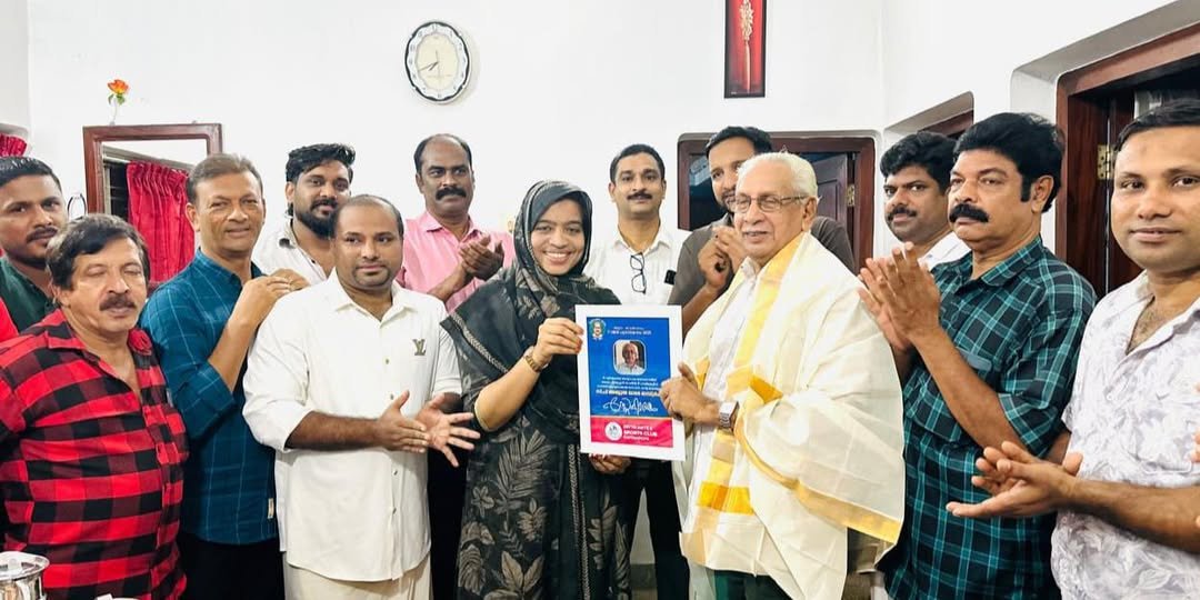 dr-shantharam-award-instituted-by-kaithappoyil-divya-club-was-presented-to-renowned-c-p-abdul-khader-master