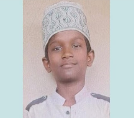 Kasaragod സാരിയില് ഊഞ്ഞാല് കെട്ടി ആടുന്നതിനിടെ കഴുത്തില് കുരുങ്ങി പന്ത്രണ്ടുകാരന് മരിച്ചു 7 kasaragod 12 year old boy dies after getting entangled in a saree while swinging 1