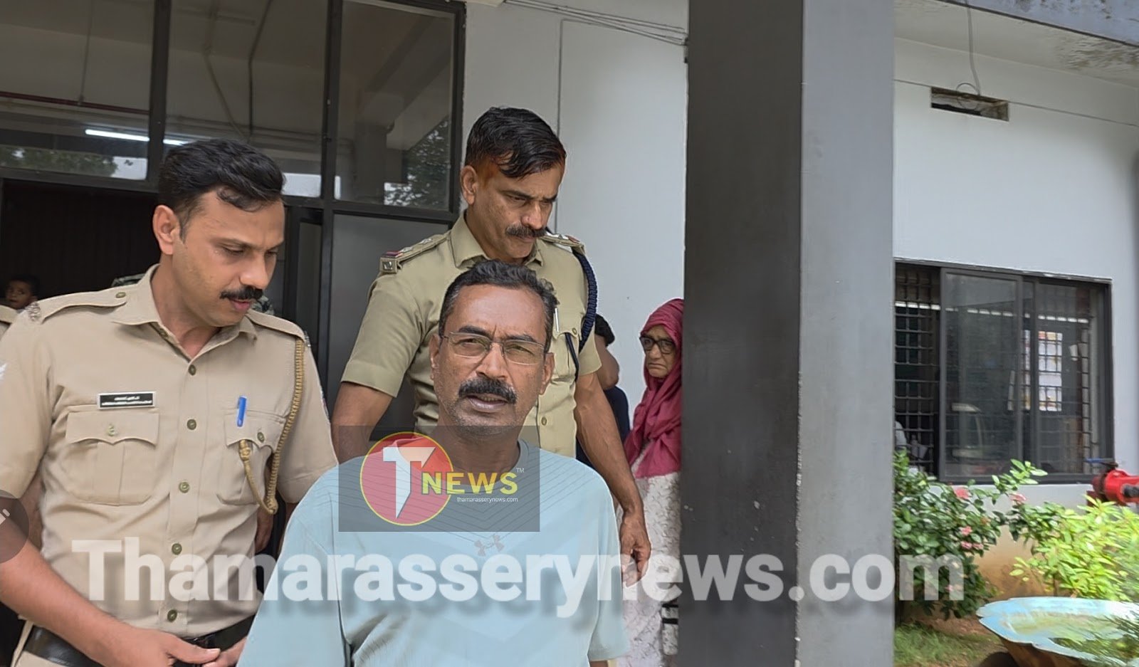 thamarassery-accused-arrested-in-the-case-of-breaking-into-a-house-and-stealing-seven-sovereigns-of-gold