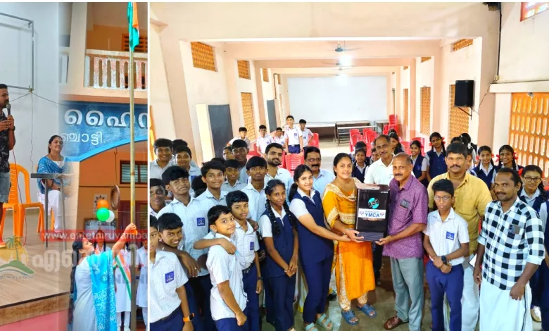 Maranjatti സ്വാതന്ത്ര്യദിനസമ്മാനമായി സ്കൂളിന് വാട്ടർ പ്യൂരിഫയർ നൽകി 6 as an independence day gift a water purifier was donated to the school in maranjatti