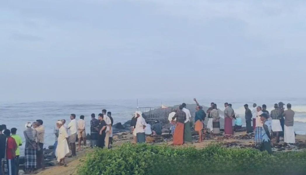 payyoli-iringal-boat-accident-search-continues-for-missing-fisherman