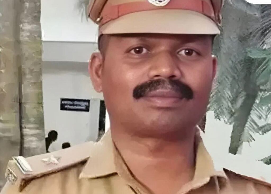 വനിതാ ബീറ്റ് ഓഫിസറെ പീഡിപ്പിക്കാന് ശ്രമിച്ചെന്ന കേസില് സെക്ഷന് ഓഫിസറെ സസ്പെന്ഡ് ചെയ്തു 1 section officer suspended for allegedly attempting to harass a woman beat officer