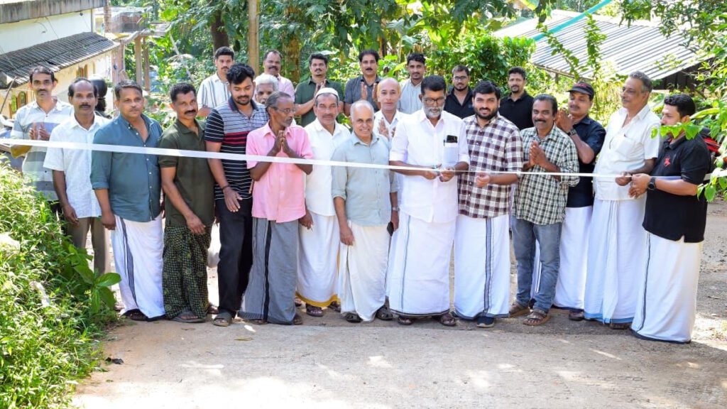 Thamarassery മാടത്തിൽ റോഡ് ഉദ്ഘാടനം ഉത്ഘടനം ചെയ്തു 3 thamarassery madathil road inaugurated