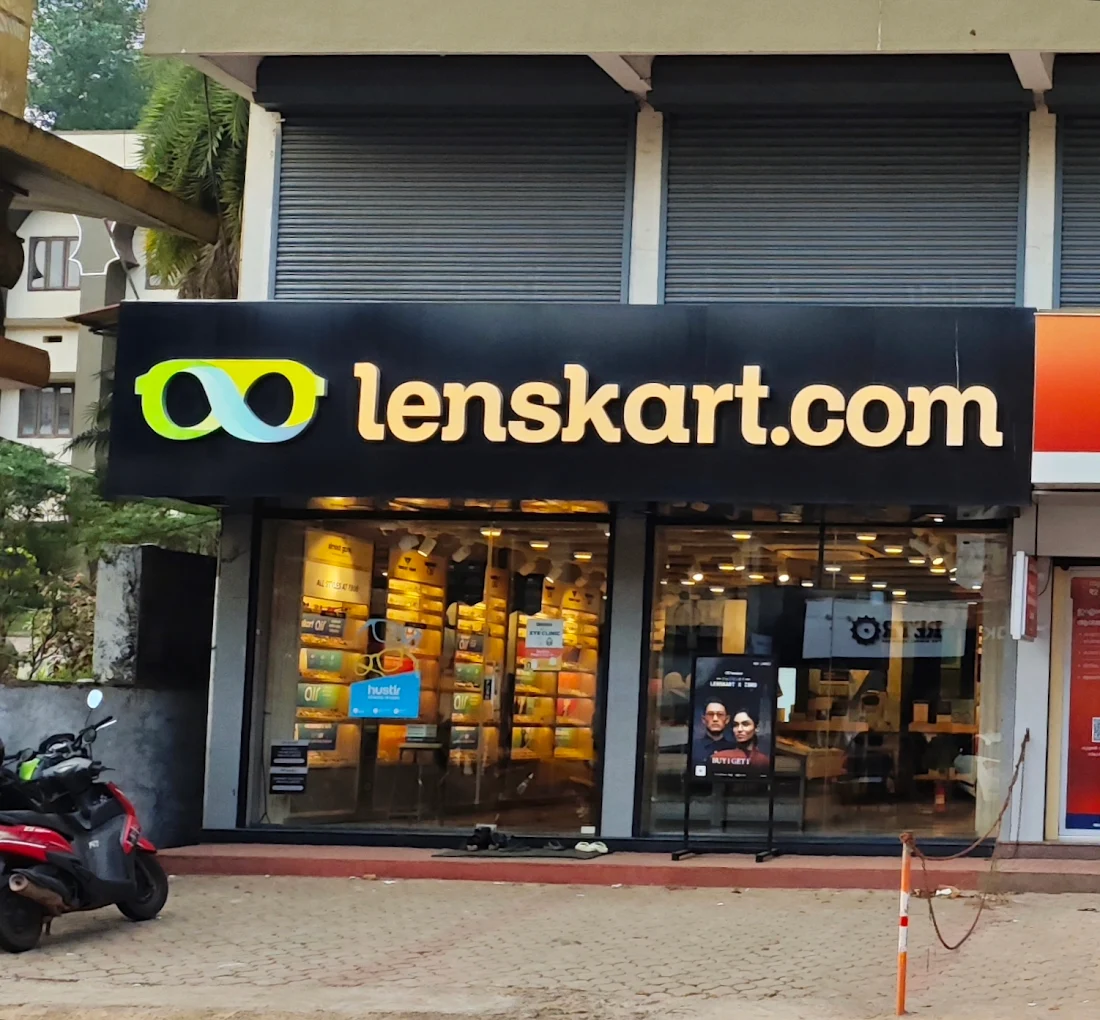 Lenskart.com at Kunnamangalam