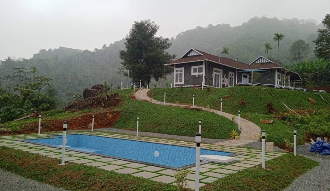 Tabletop Resorts Poovaranthode