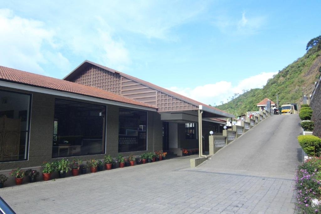 Abad Copper Castle Resort Munnar